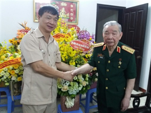 Thường trực Họ Đào Việt Nam chúc mừng sinh nhật lần thứ 95 của Đại tướng Đào Nguyễn Quyết